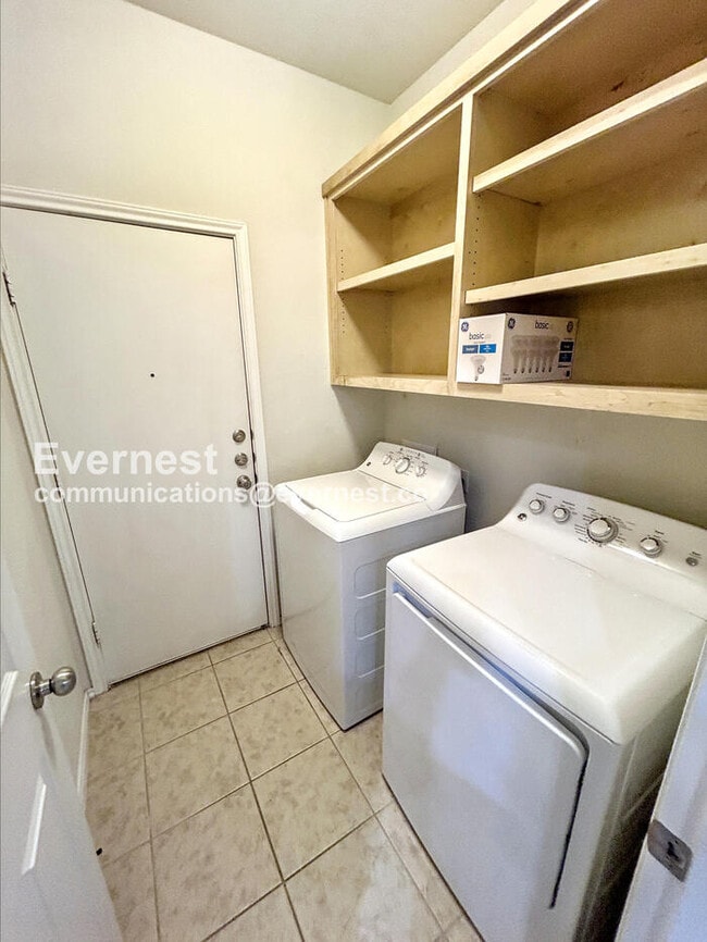 Building Photo - 108 Sierra Mar Lp