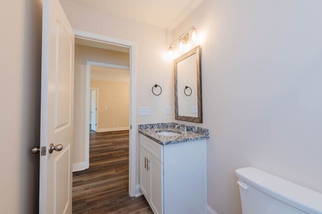 Building Photo - 122 Tabor Dr