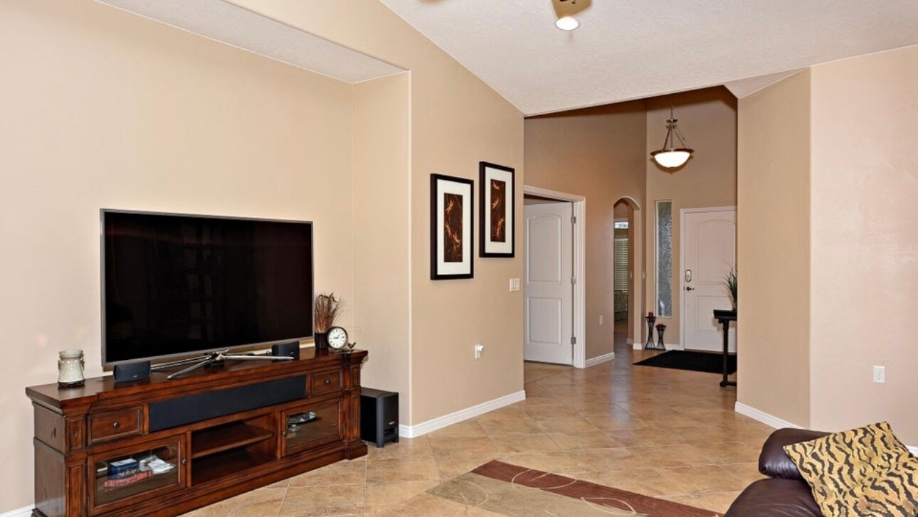 Building Photo - 1556 W Songbird Dr