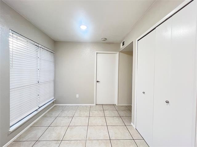 Building Photo - 1304 Creekwood Ct