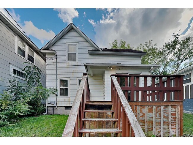 Building Photo - 303 Curtice St E
