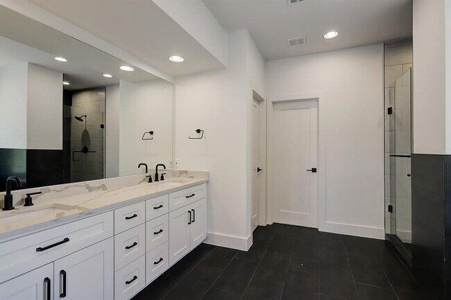 Building Photo - 4304 Sondick Ct