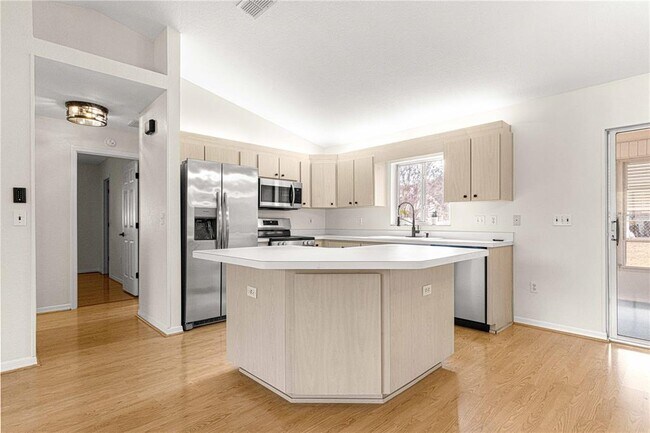 Building Photo - 11518 SW 136th Pl
