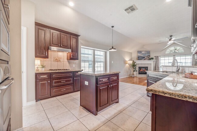 Building Photo - 22914 Cove Timbers Ct