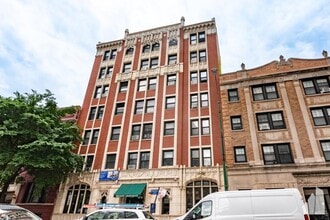 Building Photo - 0 bedroom in Chicago IL 60657