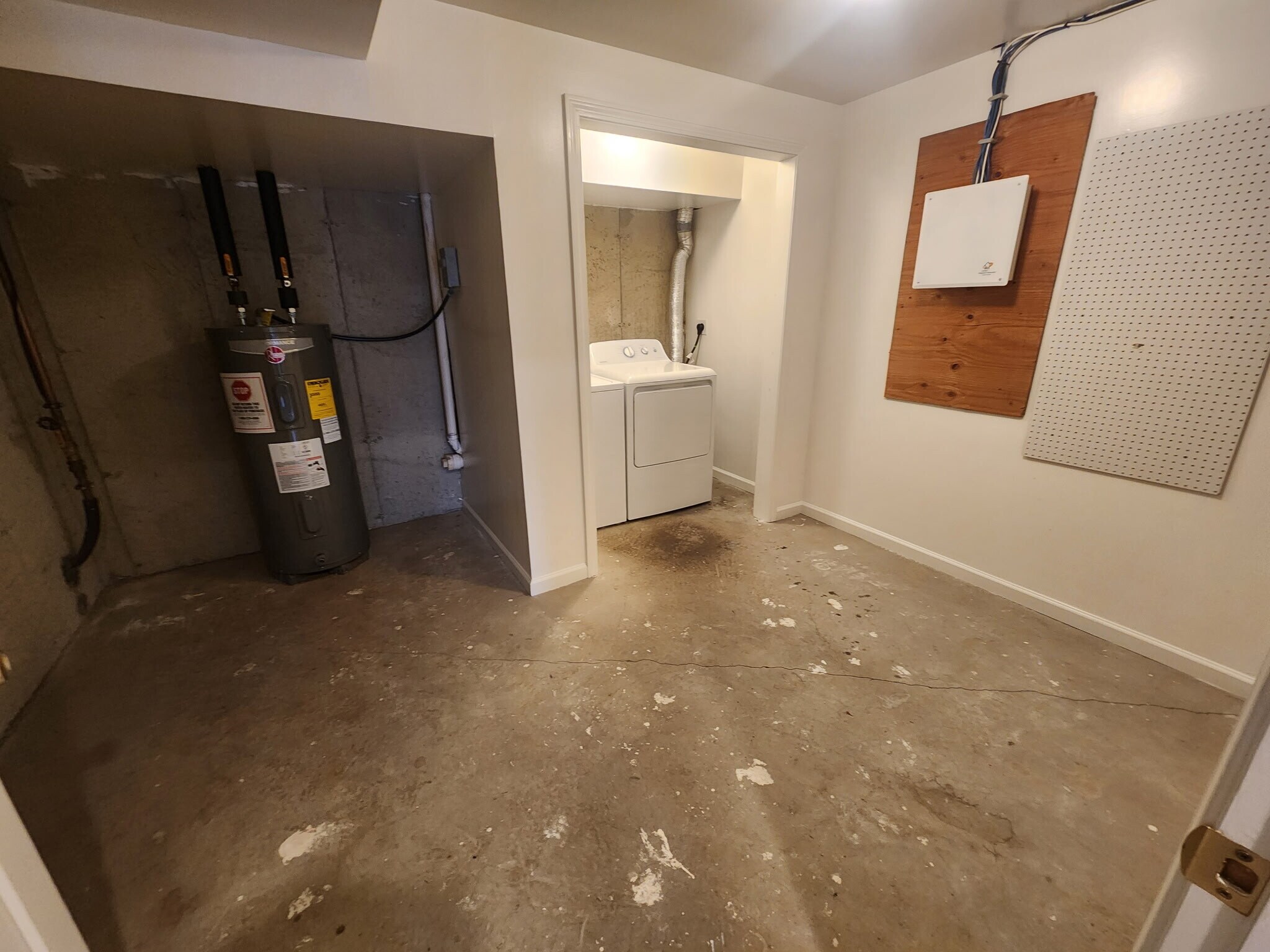 Building Photo - 27 Van Buren Ave