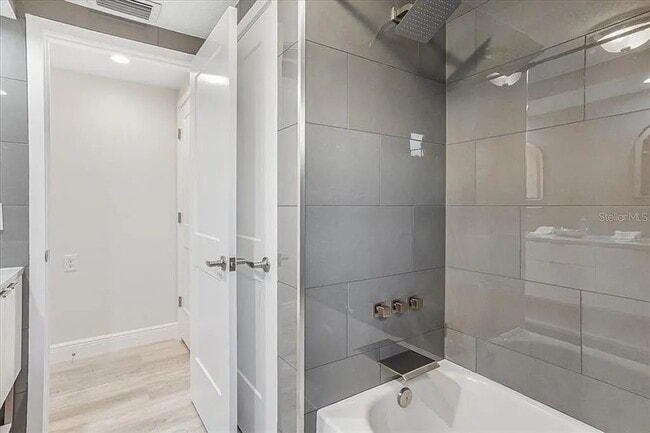 Building Photo - Fully Renovated 2-Bed, 2-Bath Retreat in G...
