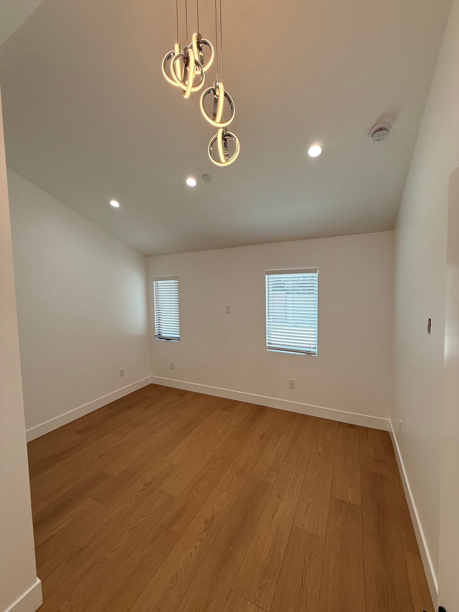 Building Photo - 111 E 60th St