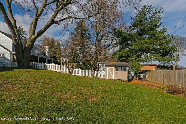 Building Photo - 121 Bingham Ave
