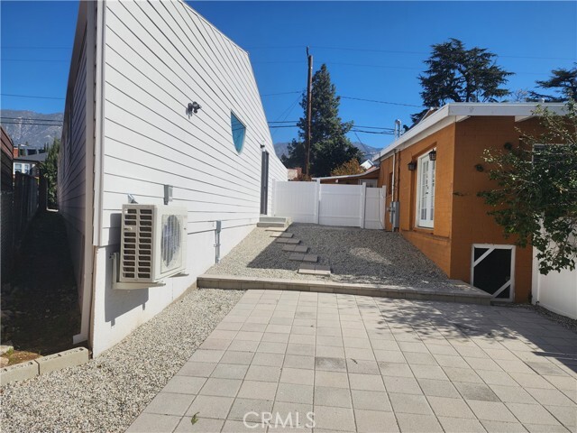 Building Photo - 2534 Community Ave
