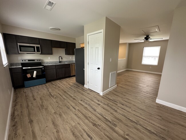 Building Photo - gregg st 2 bedroom