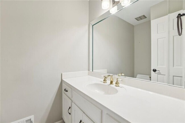 Building Photo - 5653 Trowbridge Dr