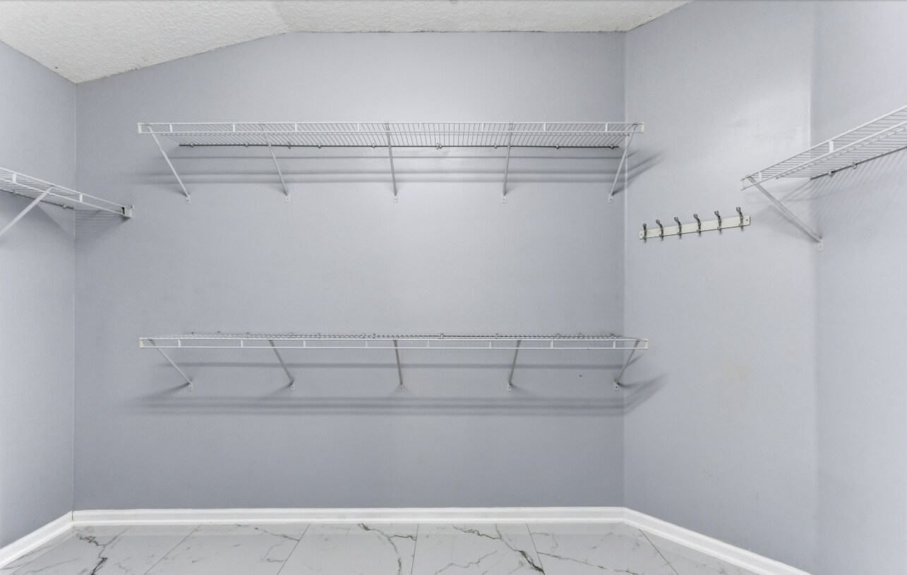 Building Photo - 14626 Falling Waters Dr