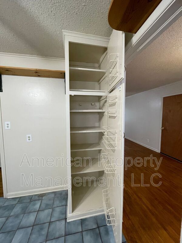 Building Photo - 2505 S Quebec Ave