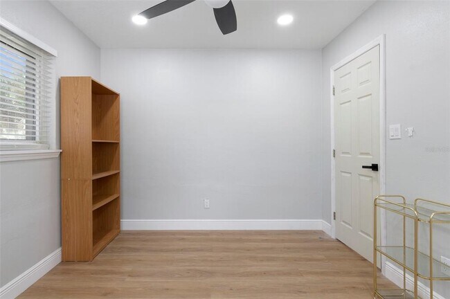 Building Photo - 5840 Dartmouth Ave N