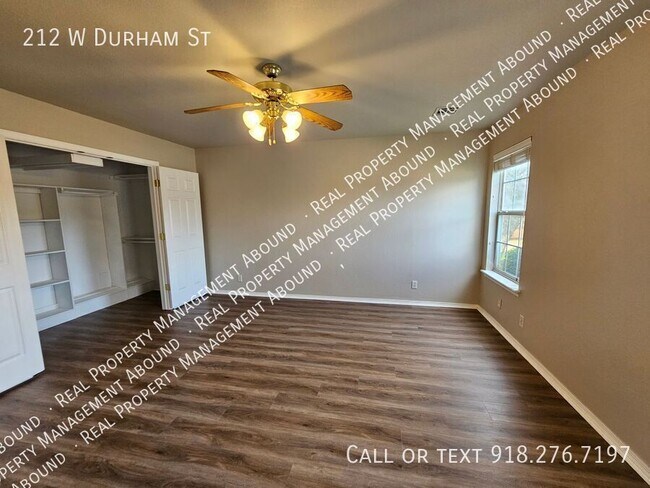 Building Photo - 212 W Durham St
