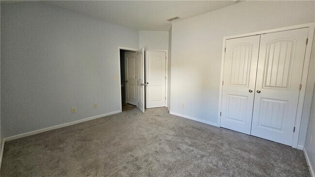 Building Photo - 400 Macland Mill Dr