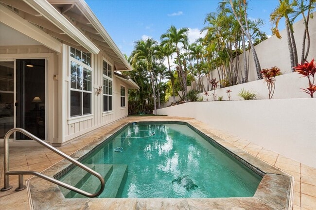 Building Photo - 67 Ahekolo St