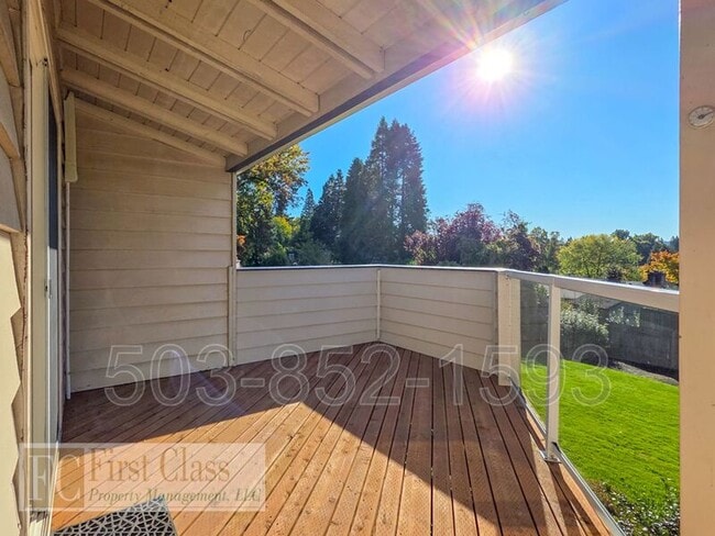 Building Photo - 8500 SW Canyon Dr