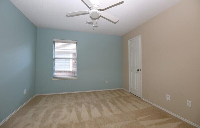 Building Photo - 14715 Country Rose Ln