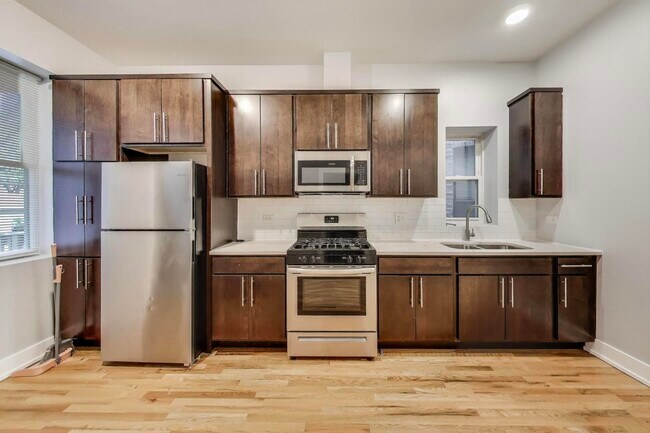 Building Photo - 3939 W Polk St
