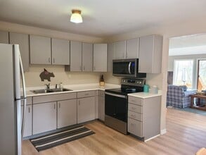 Building Photo - Live On The Water! 3 Bedroom House For Rent