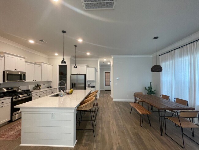 Building Photo - Spacious Johns Island Single Family Home