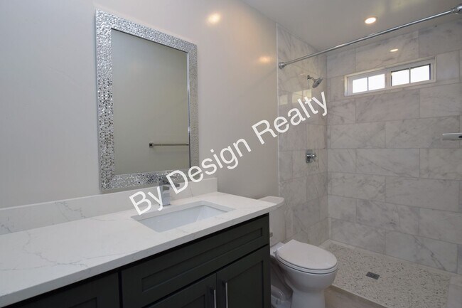 Building Photo - 3 Bed 3 Bath - Built in 2024 - 1/2 Mile to...