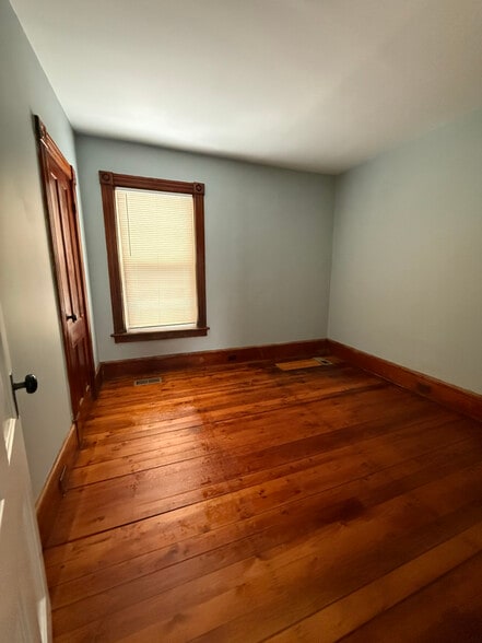 Building Photo - 815 Gage St