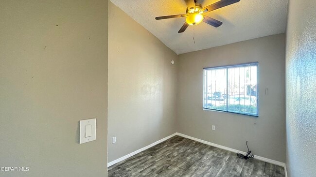 Building Photo - 11040 Sunshine Ct