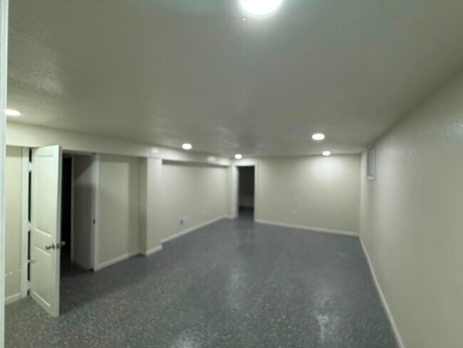 Building Photo - 4640 N 54th St