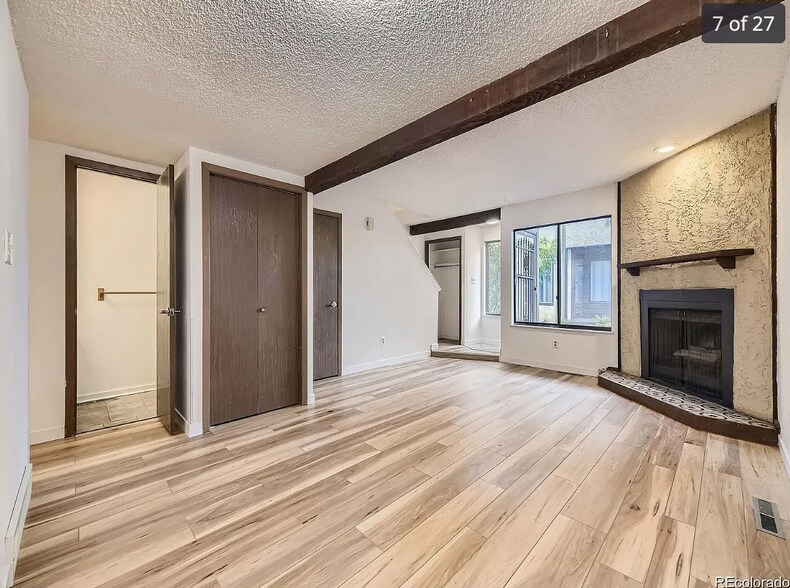 Building Photo - 2949 Shady Holw E