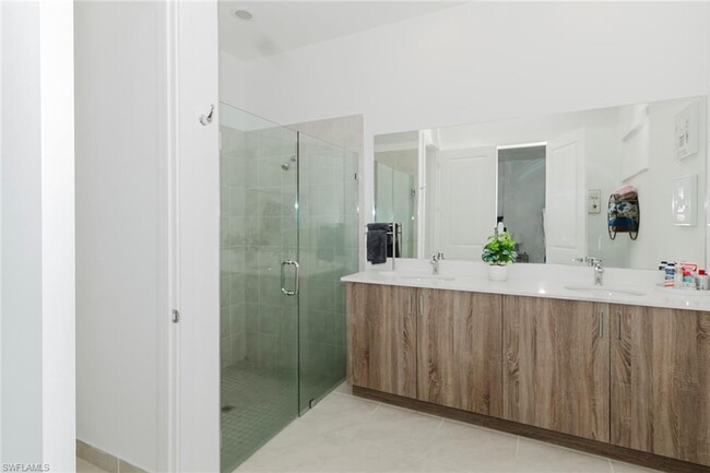 Building Photo - 5210 Karlia Dr