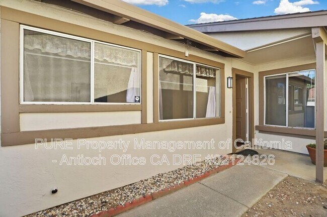 Building Photo - 2433 Sequoia Dr