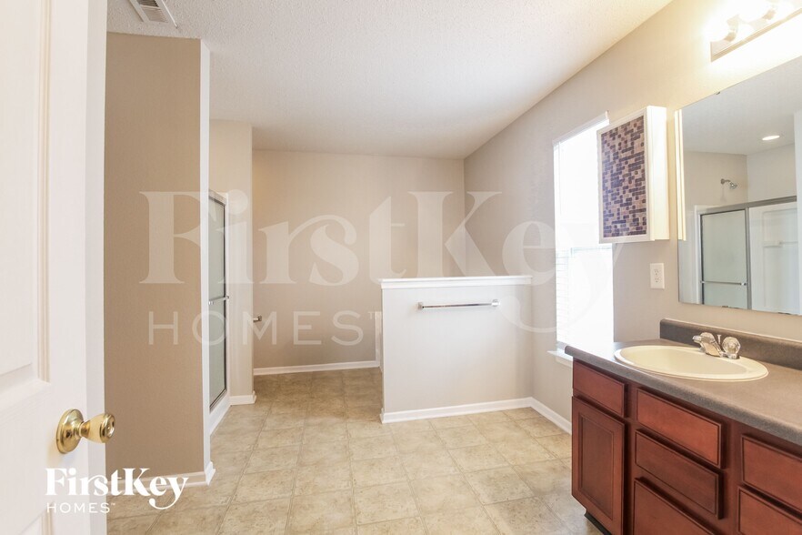 Building Photo - 1180 King Maple Dr