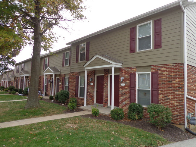 Primary Photo - Falcons Way Townhomes