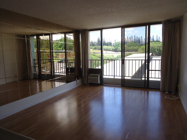 Building Photo - Pearl Regency 1 Bedroom, 1 Bath, with 1 pa...