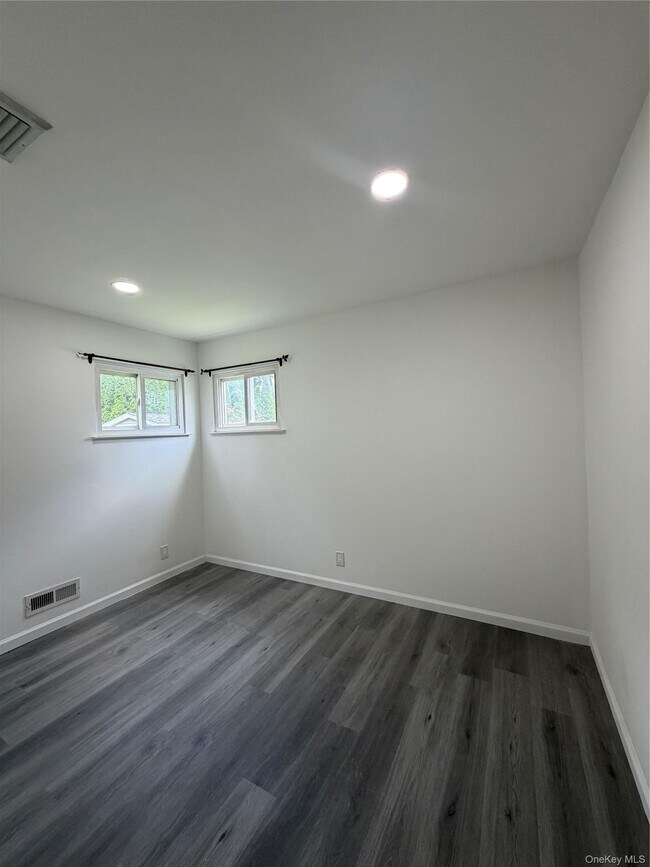 Building Photo - 3 Grand Haven Dr