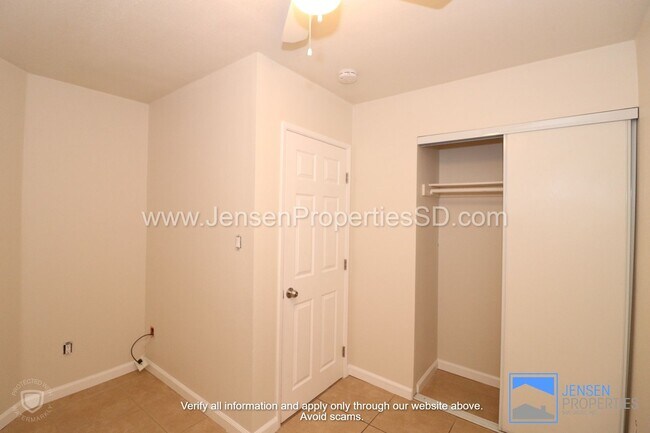 Building Photo - Jefferson Ave Apt A (782)