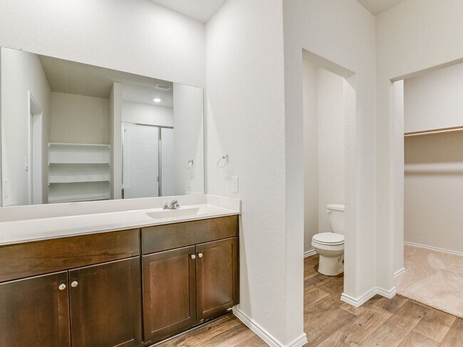 Building Photo - 4 BR / 3 BA - 2175 SF in Seguin - Arroyo Ranch!!!