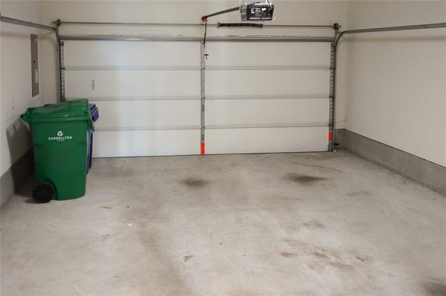 Building Photo - 2401 Cort Dr