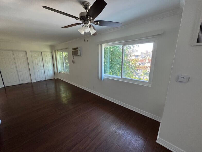 Building Photo - 1138 S Corning St