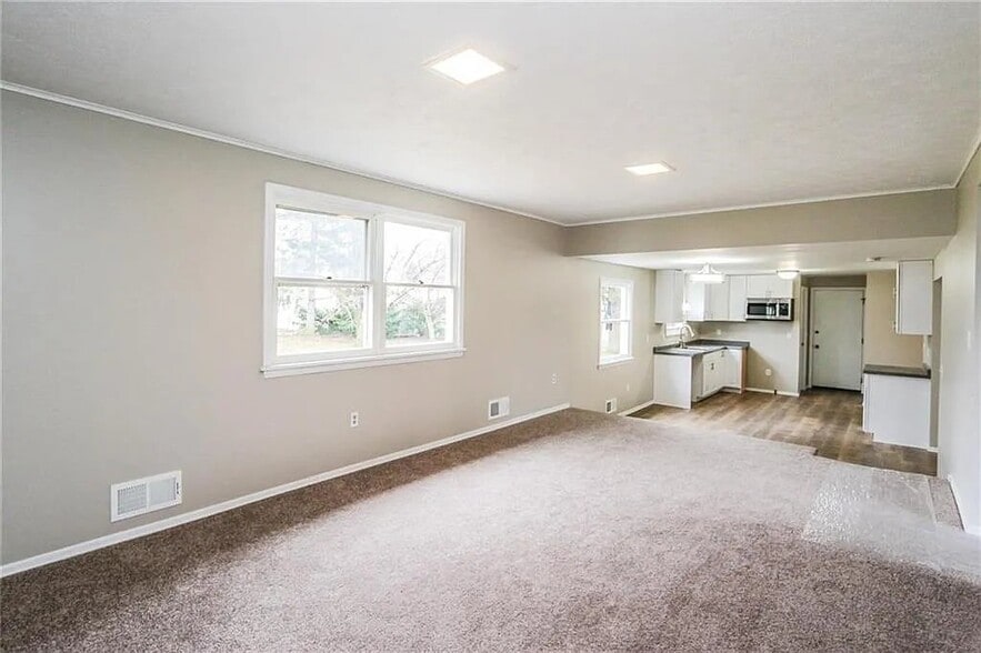 Building Photo - 72 Kinmont Dr