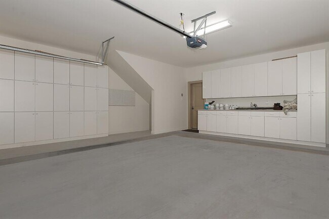 Building Photo - 28 Waterway Ct