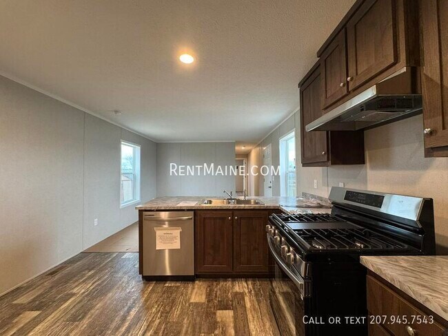 Building Photo - 147 Sunset St