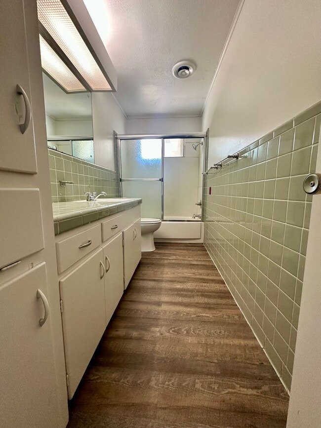 Building Photo - Very Spacious Home in North East Jackson!