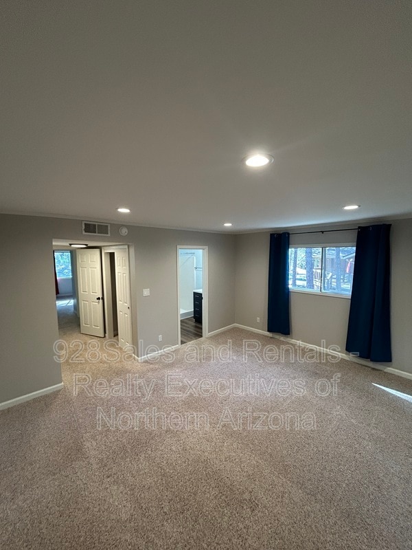 Building Photo - 3341 S Walkup Dr