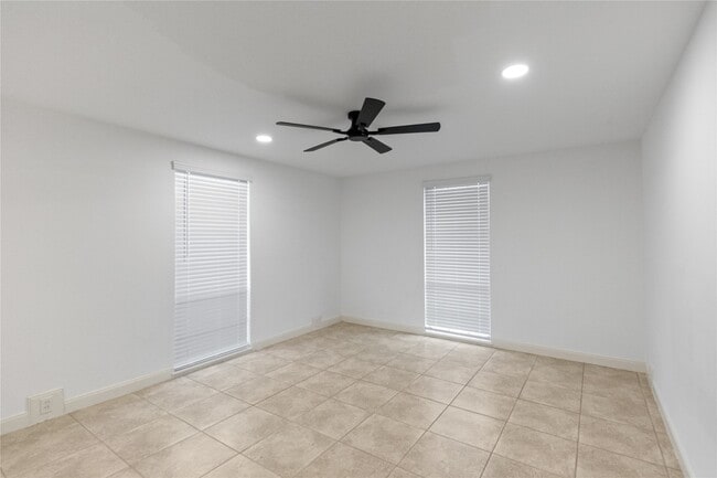 Building Photo - 5353 Institute Ln