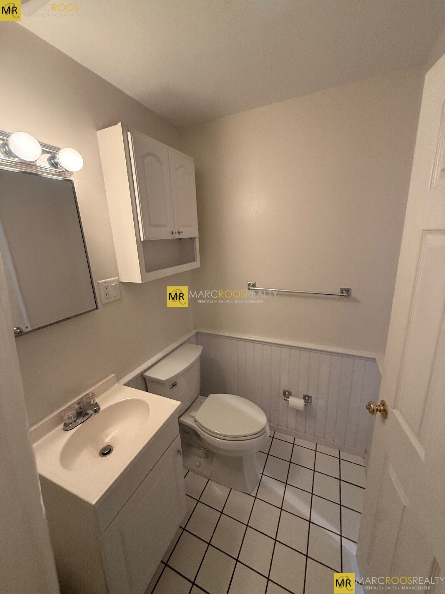 Building Photo - 672 Tremont St