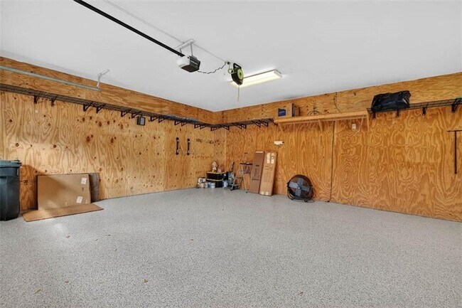 Building Photo - 110 Newfield St